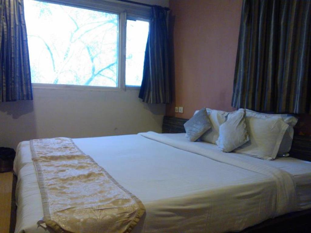 The White Klove Nueva Delhi Exterior foto