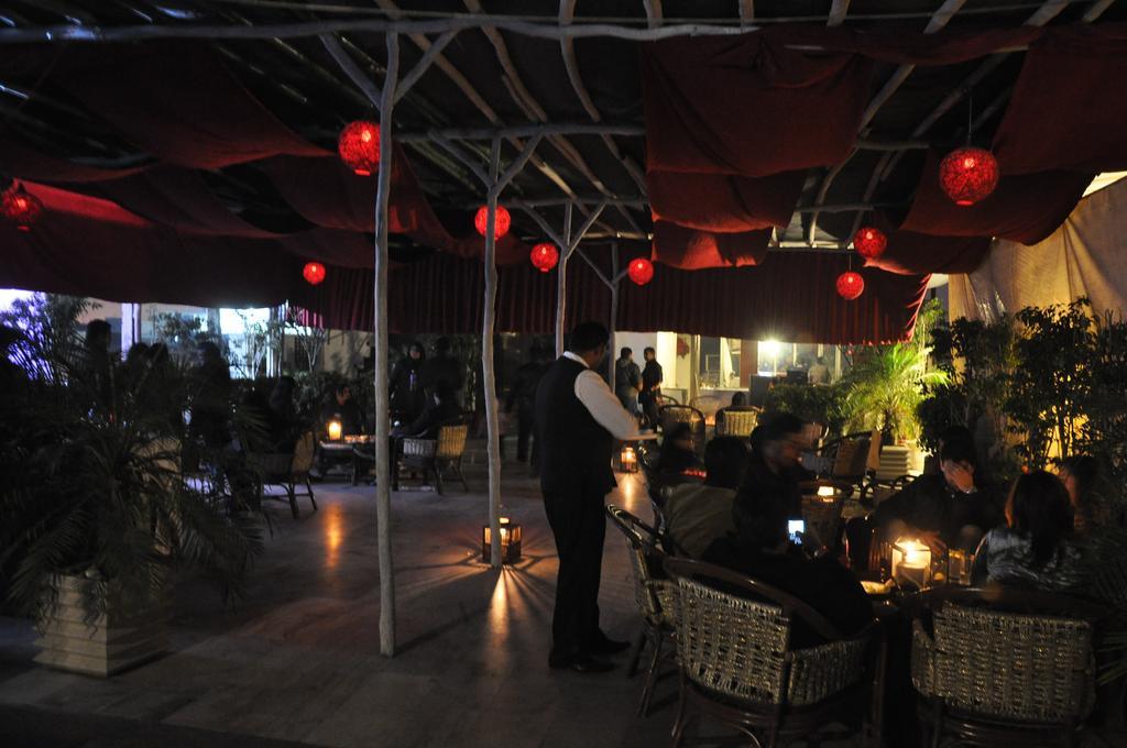 The White Klove Nueva Delhi Exterior foto