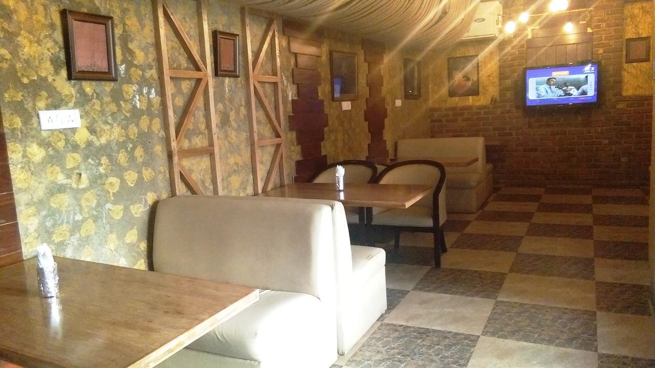 The White Klove Nueva Delhi Exterior foto