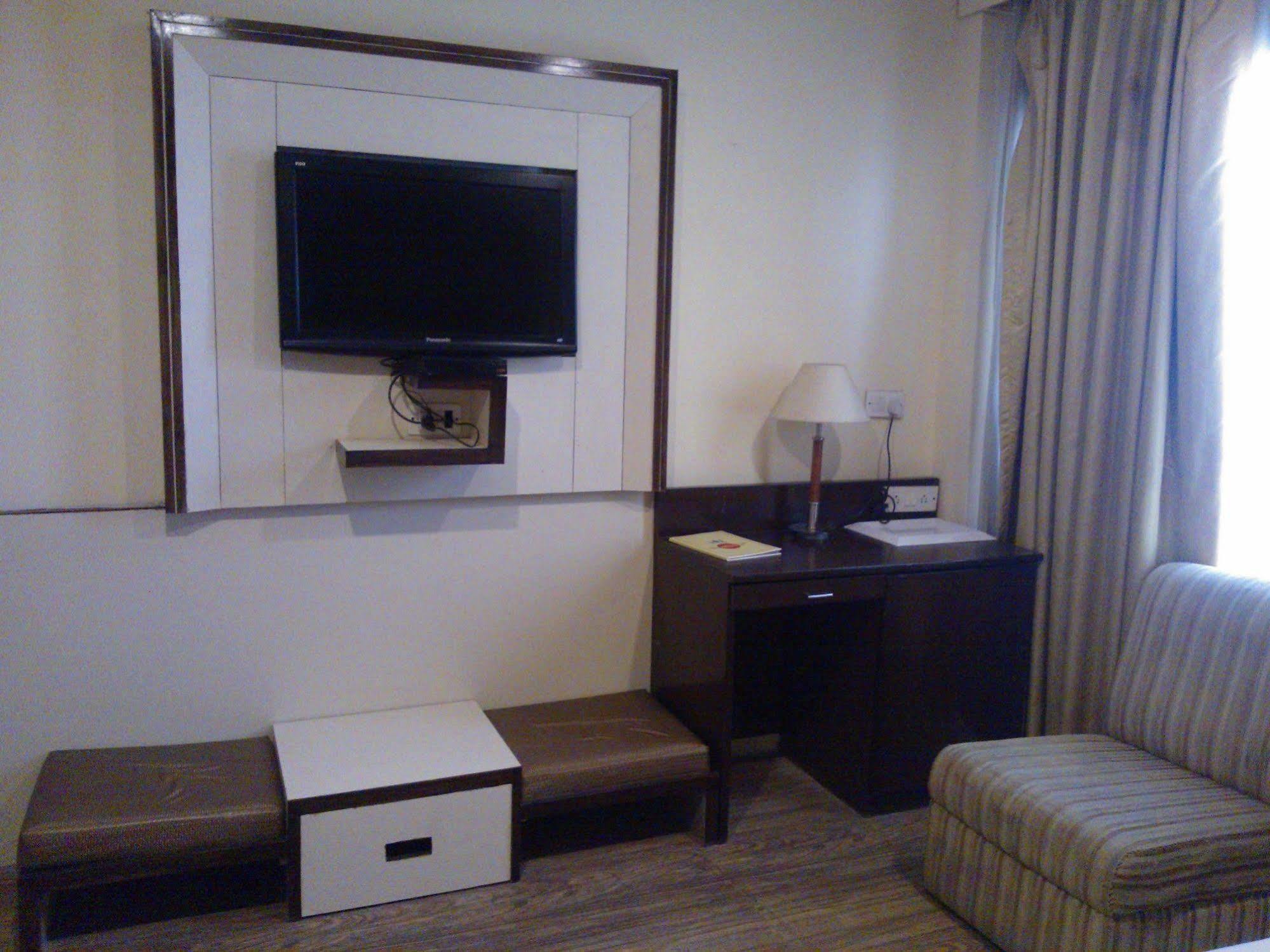The White Klove Nueva Delhi Exterior foto