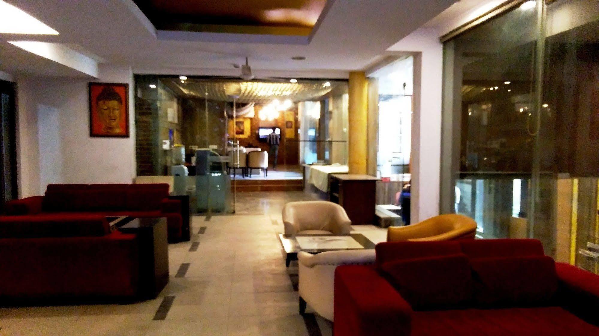 The White Klove Nueva Delhi Exterior foto