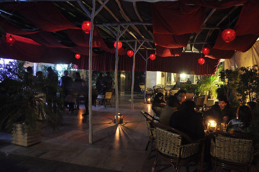 The White Klove Nueva Delhi Exterior foto